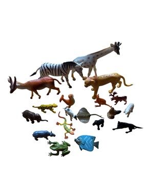 ⭐️ 19 Assorted Animal plastic toys - Multicolor